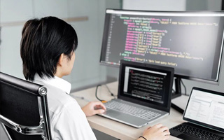 广汉 ,php声明和调用变量的符号是什么？